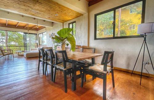 Jarabacoa Villa | Escpate al Bosque Villa Completa Piscina BBQ Hasta 12 Huspedes