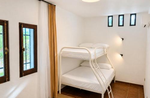 Las Charcas Villa | Casa Manarola Oceanfront Oasis & Pizza Cabin