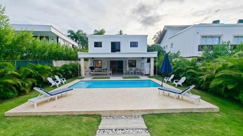 Portillo Villa | Villa Antonia - Housekeeping - Private Pool - Exclusive Beachside Community