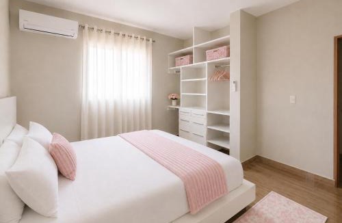 Cayetano Germosen Apartment | Suite YURI by HERGOZ