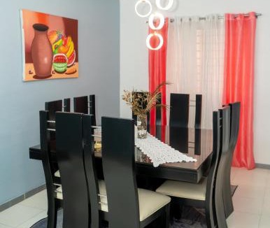Las Caobas Apartment | 3 dormitorios y confortable apartamento