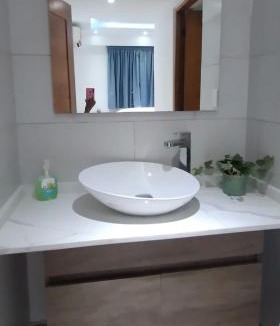 Mendoza Apartment | Apartamento en Santo Domingo este, con piscina y parking vigilado