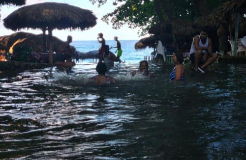 Paraiso Apartment | 2 Bdrm, 1 Bath, Wifi, Near River and Beach, 3R