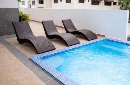 Evaristo Morales Apartment | Modern 2BR in Evaristo Morales with Pool Gym and Balcony