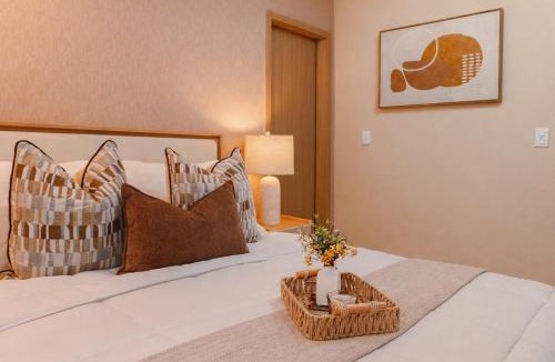 Evaristo Morales Apartment | Modern 2BR in Evaristo Morales with Pool Gym and Balcony