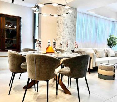 Viejo Arroyo Hondo Apartment | Stylish Upscale Condo, Pool