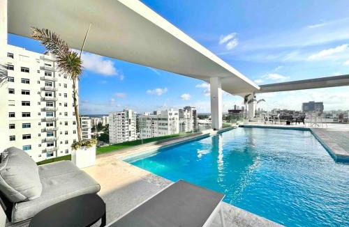 Sarasota Apartment | Comfy Apt, Rooftop Lounge, Pool