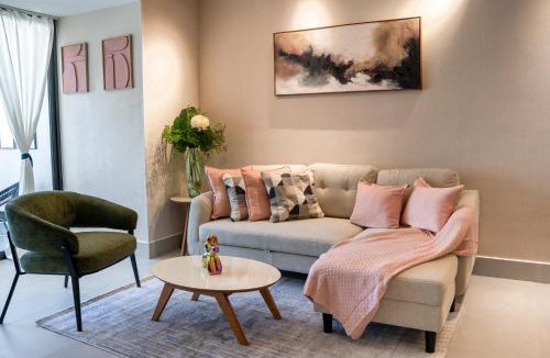 Evaristo Morales Apartment | NEW Luxury 2BR Apartment with Gym, Rooftop Pool, Sauna, Longe, Sky View in Downtown