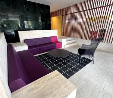 Viejo Arroyo Hondo Apartment | Comfortable Central Apartment