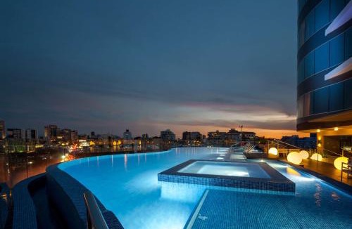 Ensanche Naco Hotel | Embassy Suites by Hilton Santo Domingo