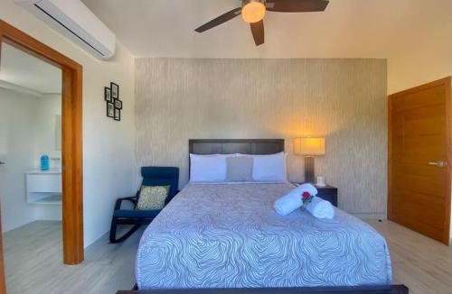 La Julia House | Cozy City Center Condo, Full AC
