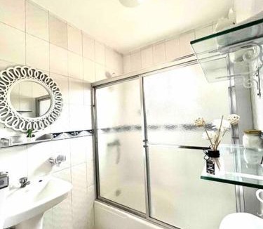 La Caleta Apartment | Cozy 2 Bedroom with BBQ and free parking