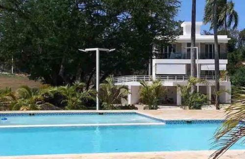 Urbanizacion Tavarez Apartment | Home Away From Home in White Hill