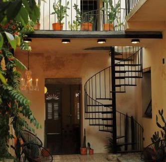 Zona Colonial Apartment | FIXIE LOFTS - Colonial Villa Suites with Pool