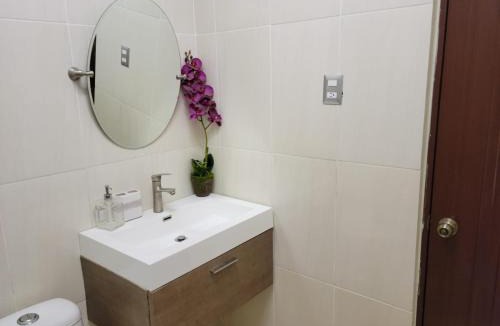 Bani House | Dulce Hogar Del Sur, Con Estacionamiento Gratis.
