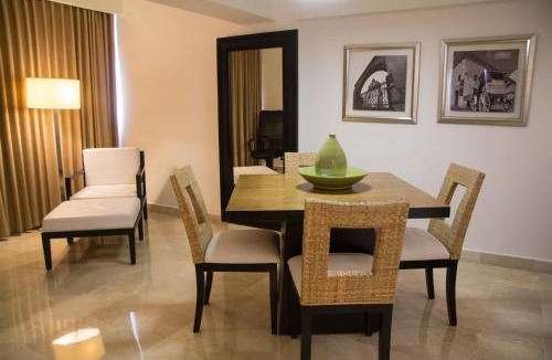 Ensanche Naco Hotel | Radisson Hotel Santo Domingo