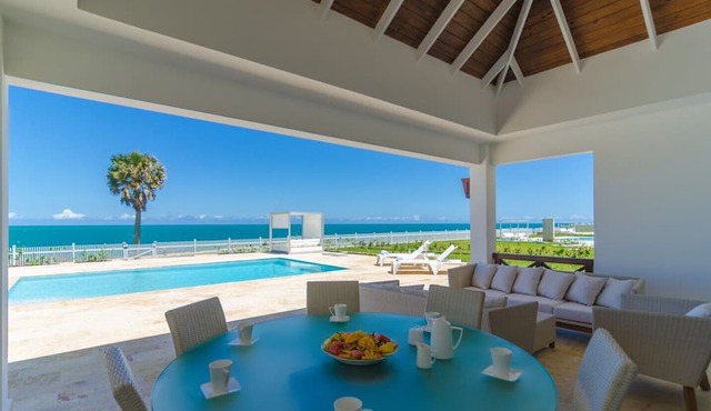 Luxury Oceanfront 4 Bedroom Villa