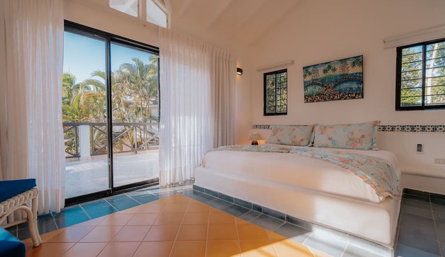 Condo Hotel Playa Las Ballenas
