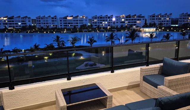 Luxury Beach Penthouse Jacuzzi & Lagoon View