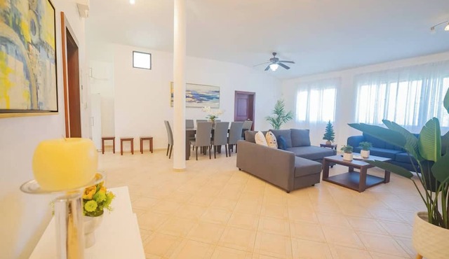 7br Massive Villa In Sosúa - 2mins From Nightlife!