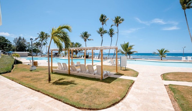 Escape To Paradise Beachfront 2br beach in Playa Juan Dolio