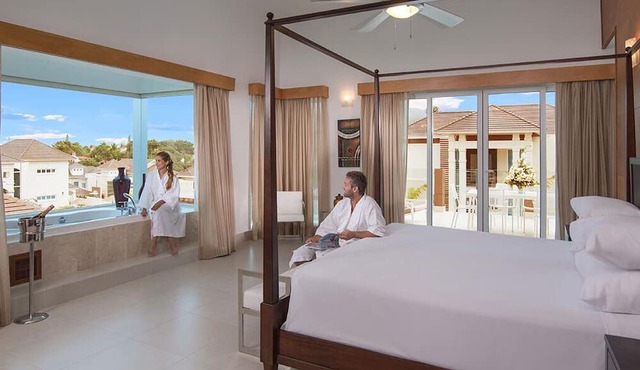 Luxury Villas - Mandatory All-Inclusive