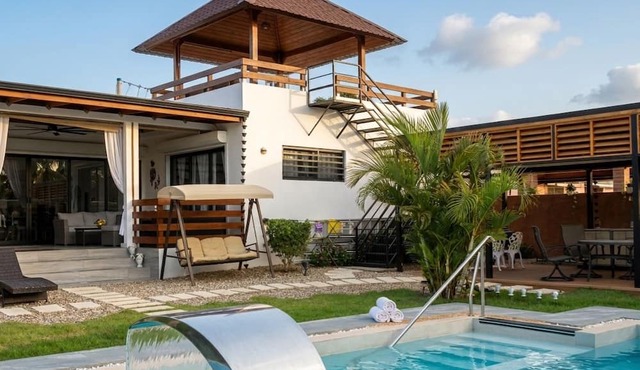 Villa Aura is a beautiful and relaxing Villa to stay. in Villa Elisa (D.M.)