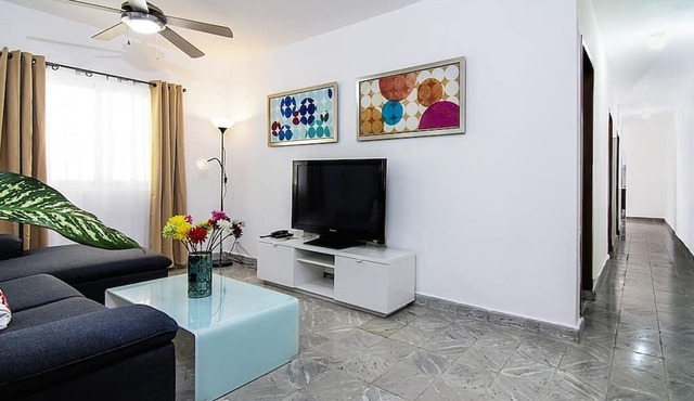 Lovely 3BR House at a Colonial Zone Park in Santo Domingo