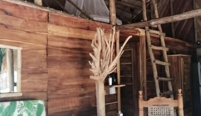 Rustic cabin 3 bedrooms, El Valle, Samana, between sea and jungle in El Valle