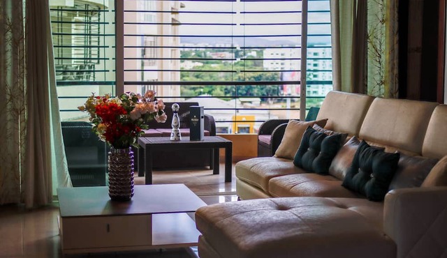 Penthouse Oasis in Gated Community w/Hot Tub