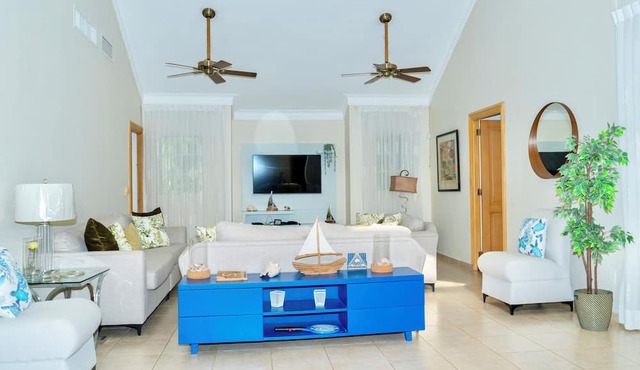 Marvelous 5-bedroom villa with AC in Juan Dolio in Juan Dolio