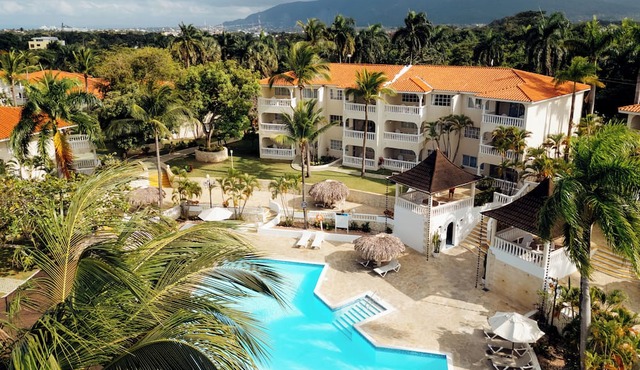 CROWN&RESIDENCE SUITES 2-bedroom resort in delightful Puerto Plata with WiFi, AC in Puerto Plata