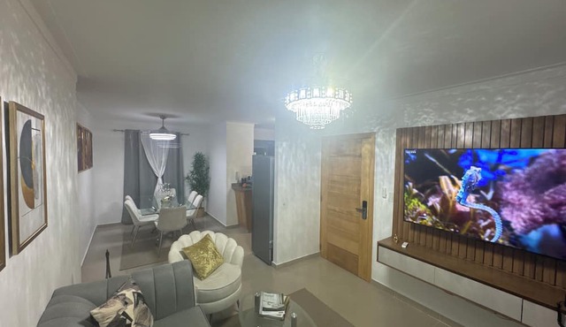 Apartamento nuevo con WI-FI + TV 4K 65" + gimnasio + parqueo Santo Domingo Oeste in Santo Domingo