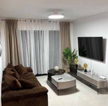 Luxurious 3 bedroom apartment in DR with AC and hot water in La Golondrina