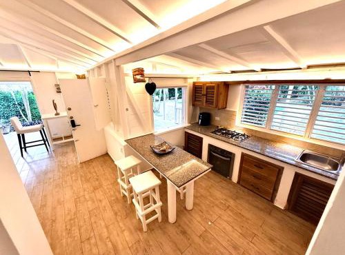 Private pool, villa, parking, beach and restaurants nearby, Villa Ti Paradis in La Iglesia