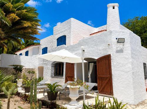Casa Manarola Oceanfront Oasis & Pizza Cabin in Palmar de Ocoa
