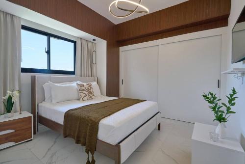 2BR Urban Oasis DowntownSD with Pool & Gym & Balcony in Santo Domingo