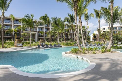 Zemi Miches Punta Cana All-Inclusive Resort, Curio by Hilton