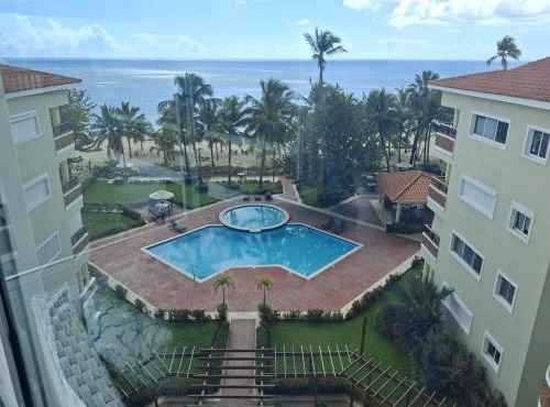 Apartamento Frente Al Mar Caribe, Vistas Expectaculares, Playa Juan Dolio, RD - 1er Nivel y 4to Nivel con Ascensor