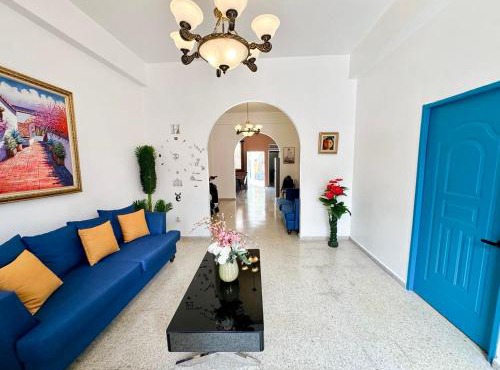Colonial Home with Private Terrace and Jacuzzi