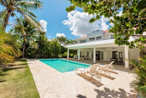 Bougainvilla 392 - Golfview, Private Pool, BBQ, Maid in Cocotal Golf & Country Club in Punta Cana